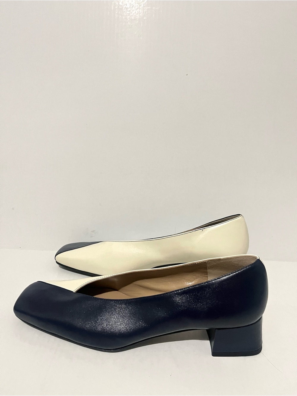 Cristina Millotti Italian Leather Two Tone Block Heel Pomp’s Navy, Cream